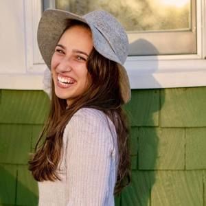 Meet your Posher, Dani